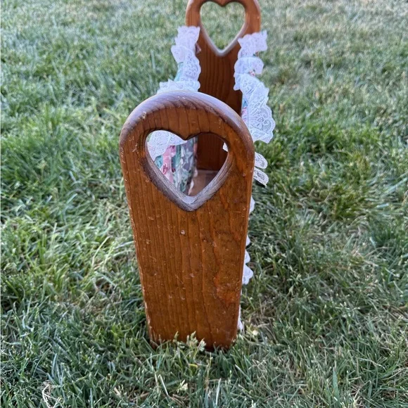 Vintage Heart Magazine Rack Solid Wood & Fabric Storage & Organization